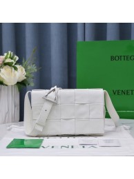 Imitation AAA Bottega Veneta CASSETTE 018101 white Tl16803RP55